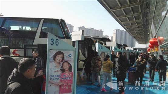 　六里桥客运站的发车站口.jpg