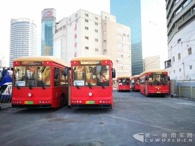 老青岛 新公交，银隆铛铛车现身青岛街头.jpg