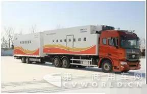 图4  厢式中置轴挂车.jpg