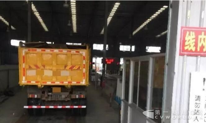 货车.jpg