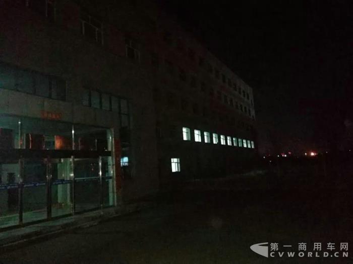 北奔重高机通用战术车辆项目组成员用坚守谱写迎春之歌2.jpg