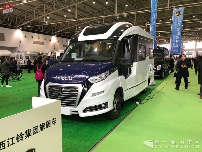 搭载依维柯底盘的江铃房车.jpg
