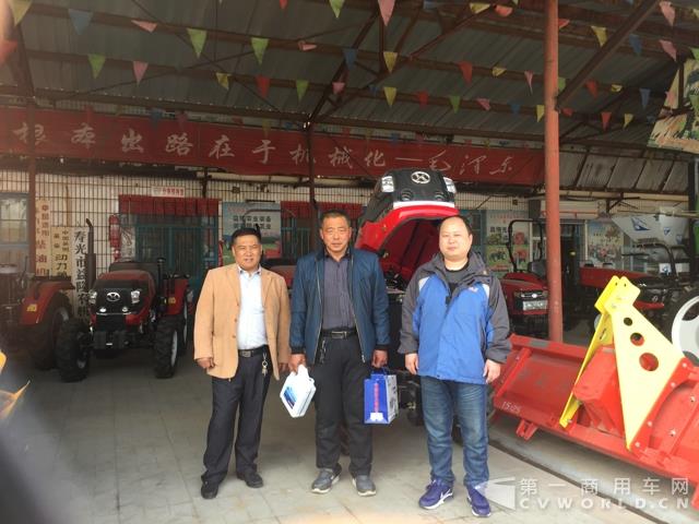 3、给用户赠送发动机养护礼包.jpg