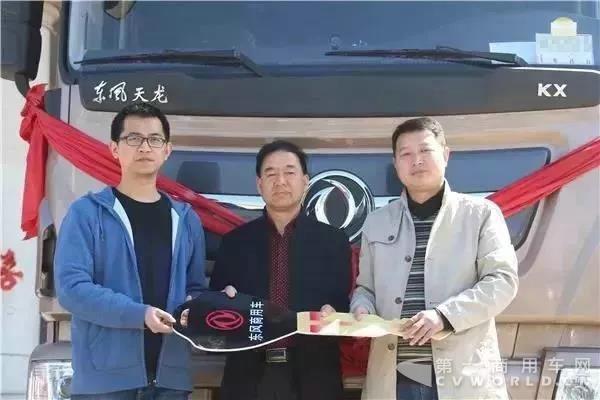 东风商用车3月份中重卡销量达到20782辆5.jpg