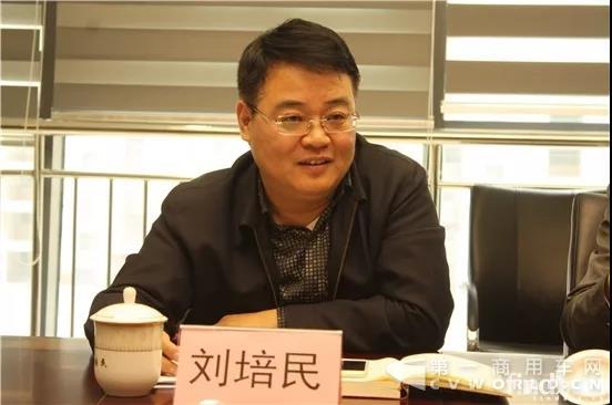 中国重汽销售部紧锣密鼓布局二季度营销工作1.jpg