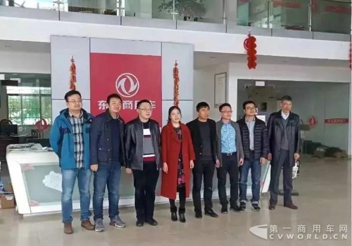 一季度交付1100辆，东风天锦中置轴轿运车引领细分市场！1.jpg