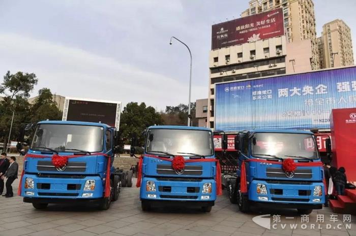 一季度交付1100辆，东风天锦中置轴轿运车引领细分市场！2.jpg
