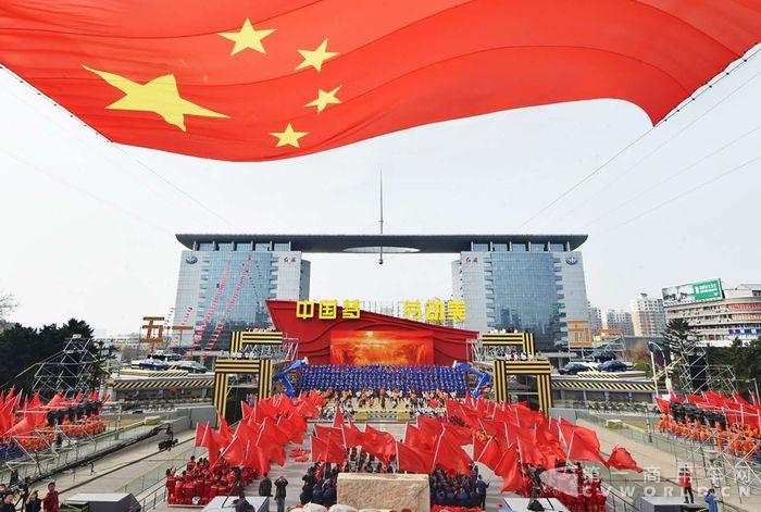 “中国梦·劳动美”庆祝“五一”国际劳动节“心连心”特别节目录制现场.jpg