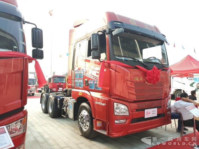 解放JH6牵引车.jpg