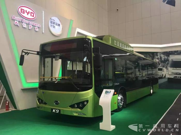 高端科技成就行业标杆 比亚迪商用车亮相天津客车展1.jpg