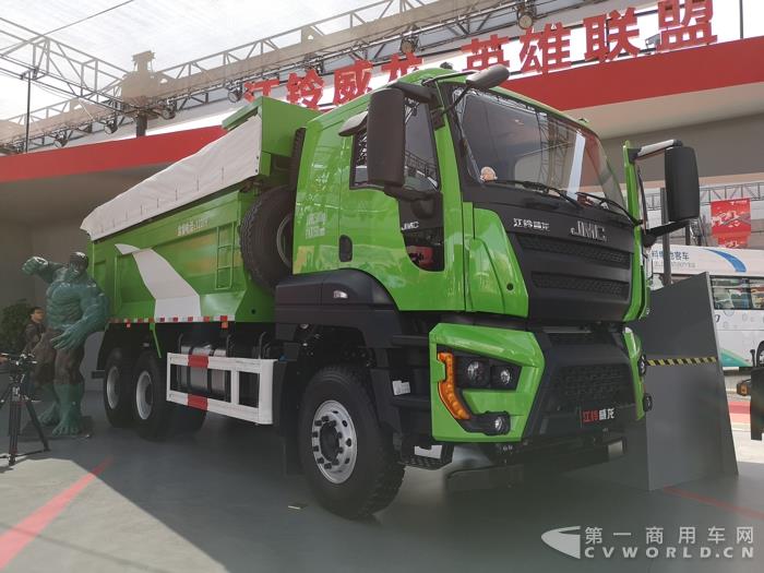 江铃威龙6×4自卸车.jpg
