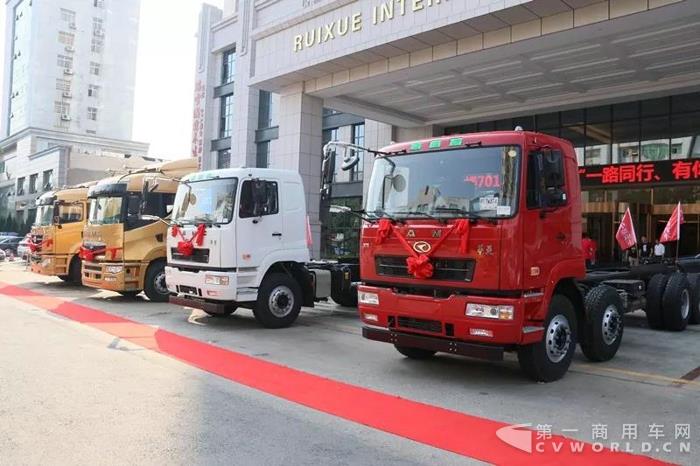现场下单87台 汉马汽车系列产品高安推介会圆满举行2.jpg