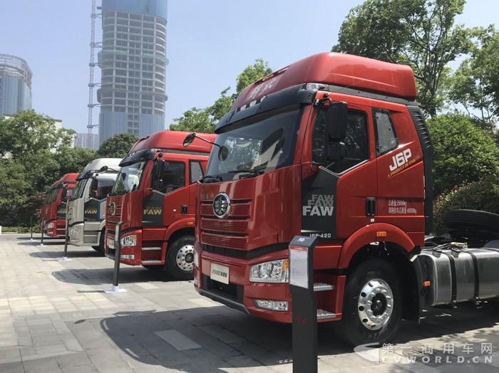 解放现场展车.jpg