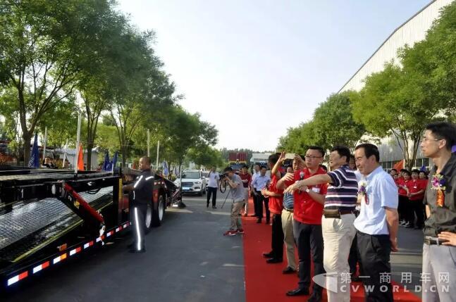 轿运车55.jpg