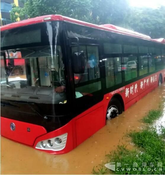玉柴动力公交车.jpg