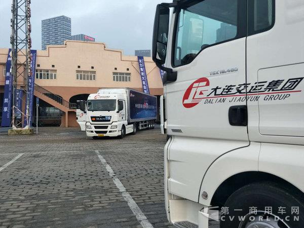 开路先锋 曼恩牵引车助力中俄道路运输3.jpg