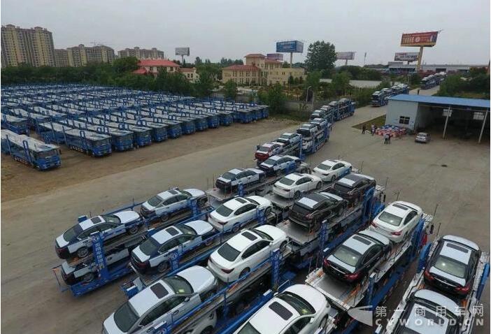 轿运车.jpg