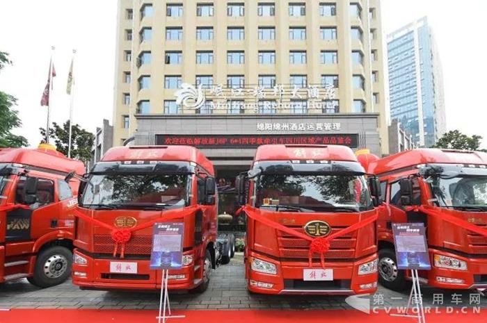 “四季顺心、四季来财”，因为他们都用解放新J6四季款1.jpg