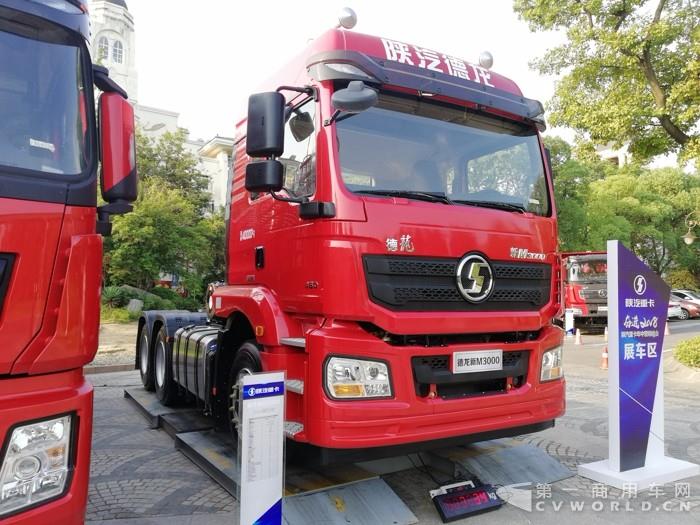 7.8吨轻量化德龙新M3000牵引车 (2).jpg