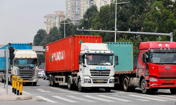 卡车.jpg 卡车.jpg