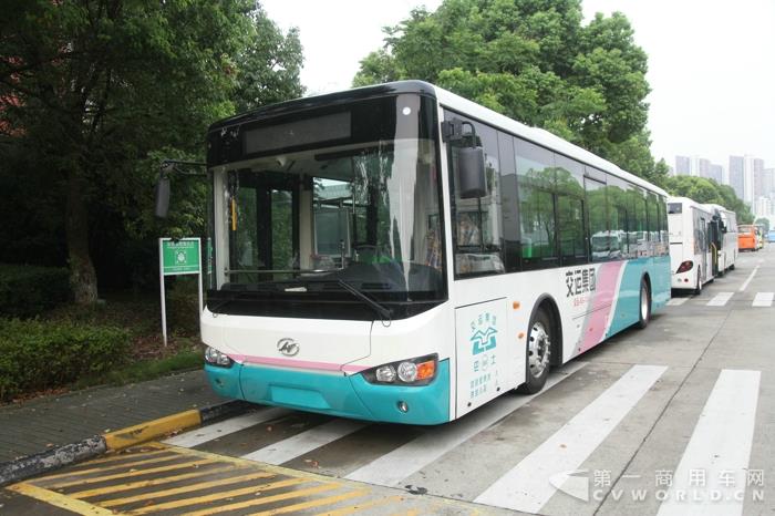 青岛交运集团海格温馨巴士.jpg 青岛交运集团海格温馨巴士.jpg