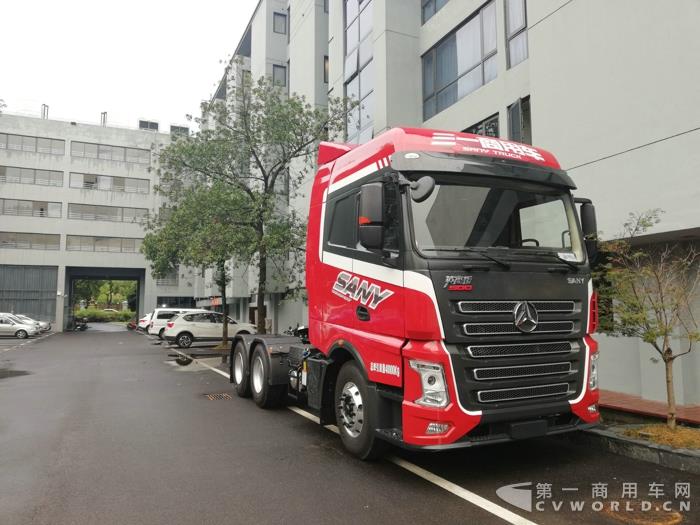 三一重卡500马力英杰版牵引车3.jpg