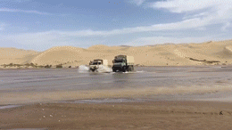 乌尼莫克涉水.gif