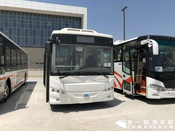 南京金龙燃料电池客车.jpg