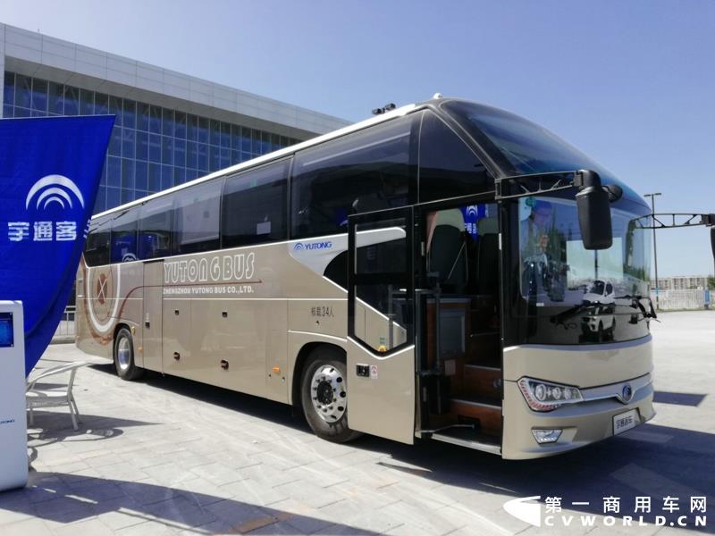 宇通场外试乘使用的ZK6128公路客车2.jpg