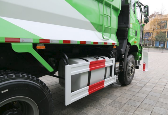 产品稿：解放J6P 6×4自卸车 城市两端 J6相连678.png