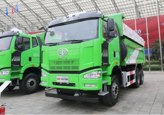 产品稿：解放J6P 6×4自卸车 城市两端 J6相连1062.png