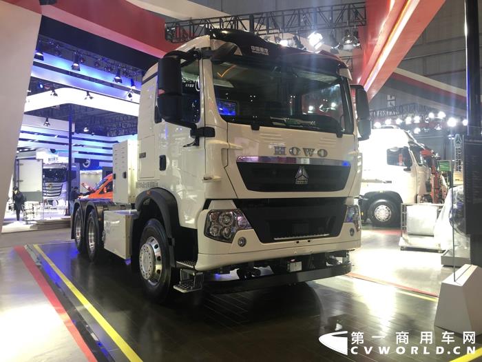 重汽T5G L4级无人驾驶纯电动牵引车3.jpg