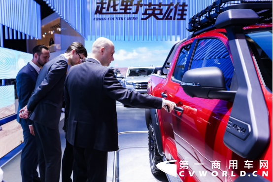 【长城皮卡上海车展新闻稿产品稿】中国首款乘用化大皮卡 长城炮全球首发933.png