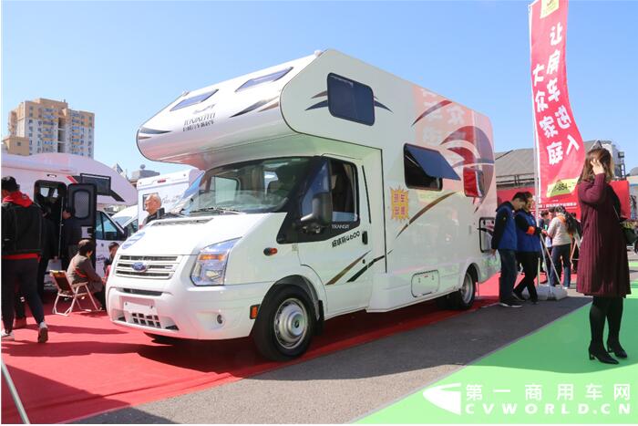 房车.jpg