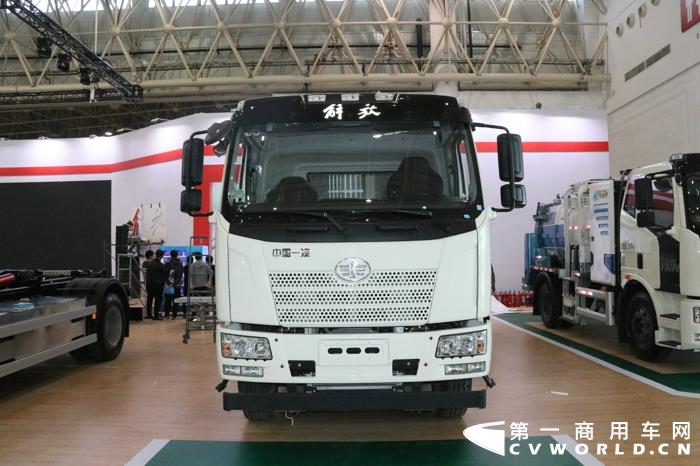 解放国六环卫车2.jpg