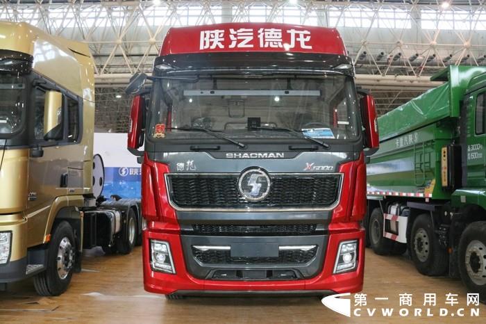 陕汽X5000柴油牵引车.jpg