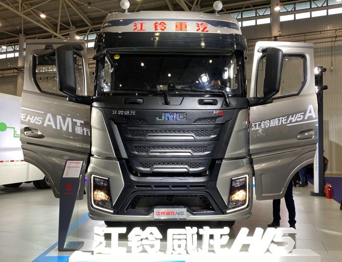 11月6日，江铃汽车股份有限公司发布2019年10月产销披露公告。公告显示，2019年10月，江铃销售各类汽车27051辆，同比增长22.35%；2019年1-10月，江铃累计销售各类汽车229252辆，同比增长1.38%。