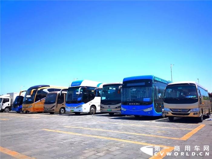 11月11日, 中国汽车工业协会在北京举办信息发布会，正式公布2019年10月份我国汽车市场最新统计的产销数据。数据显示，2019年10月，汽车产销总体继续回升，但回升的幅度仍较低。