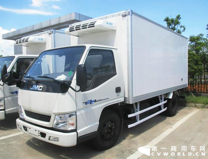 3、江铃顺达冷链物流车.jpg