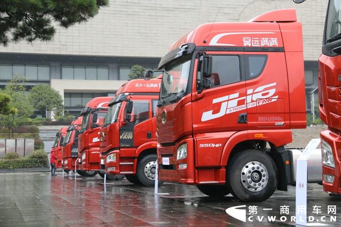 现场展车.jpg