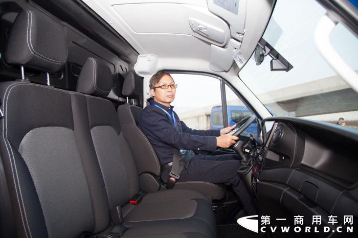 2019年12月27日，由商用汽车杂志社主办的“2020中国年度VAN”颁奖典礼在北京举行。中国年度VAN评委会宣布：经过前期实车测试和综合对比等评测工作，决定授予依维柯•欧胜2020款“2020 中国年度VAN大奖”称号，这也是依维柯•欧胜品牌在此奖项上二度折桂；首次参加中国年度VAN评测活动的江淮星锐客运版荣获“2020 中国年度VAN·节油高效奖”称号。