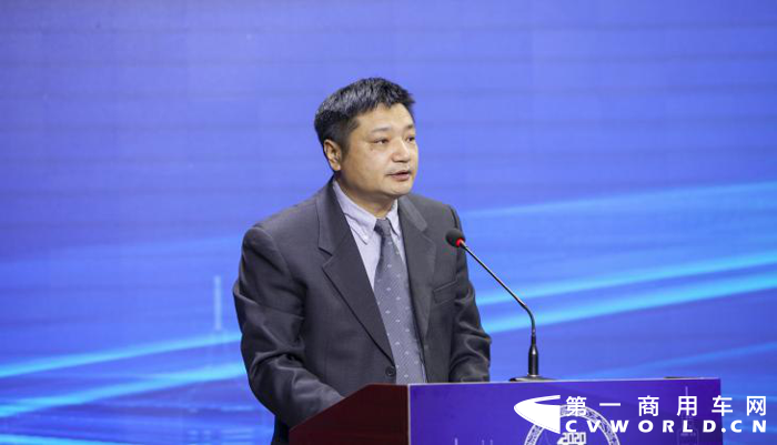 2019年12月27日，由商用汽车杂志社主办的“2020中国年度VAN”颁奖典礼在北京举行。中国年度VAN评委会宣布：经过前期实车测试和综合对比等评测工作，决定授予依维柯•欧胜2020款“2020 中国年度VAN大奖”称号，这也是依维柯•欧胜品牌在此奖项上二度折桂；首次参加中国年度VAN评测活动的江淮星锐客运版荣获“2020 中国年度VAN·节油高效奖”称号。