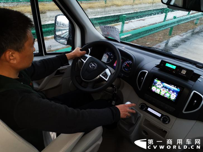 2019年12月27日，由商用汽车杂志社主办的“2020中国年度VAN”颁奖典礼在北京举行。中国年度VAN评委会宣布：经过前期实车测试和综合对比等评测工作，决定授予依维柯•欧胜2020款“2020 中国年度VAN大奖”称号，这也是依维柯•欧胜品牌在此奖项上二度折桂；首次参加中国年度VAN评测活动的江淮星锐客运版荣获“2020 中国年度VAN·节油高效奖”称号。
