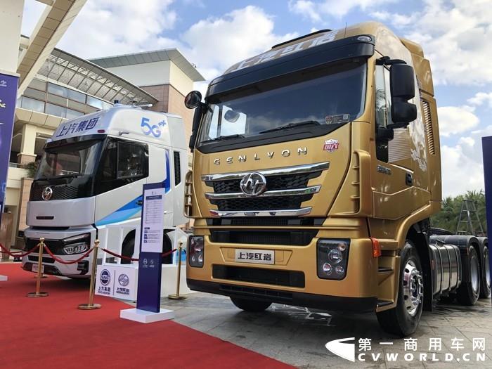 红岩杰狮C6 6×4半挂牵引车（国六）.jpg