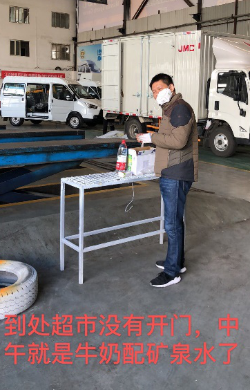 2月10日上午，20辆由特顺改装的隔离转运车顺利驶出武汉威汉4S店的停车区，看着浩浩荡荡的车队，全体的武汉威汉员工和江铃车主如释重负，终于没有辜负政府的信任，在短短的两天时间里改装出20辆隔离转运车，帮助武汉转运更多的病人。