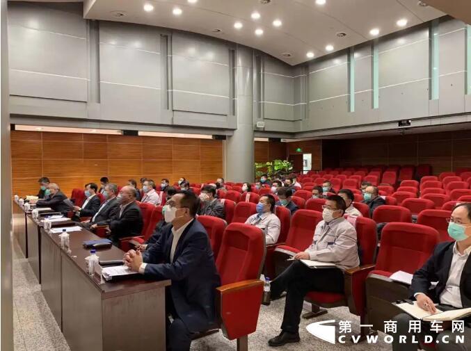 3月13日，一汽解放“战百日”营销动员会在总部大楼隆重召开。