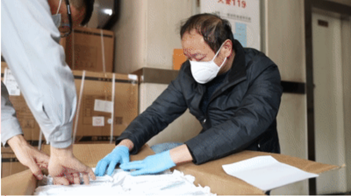 5月17日，东风商用车有限公司捐赠的45600只KN95口罩，从北京起程发往沃尔沃集团。预计北京时间5月19日抵达瑞典哥德堡机场。