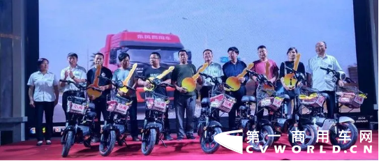 林州位于河南省最北部的太行山东麓，地处豫、晋、冀三省交界处是人工天河——红旗渠的故事红旗渠精神的发祥地。