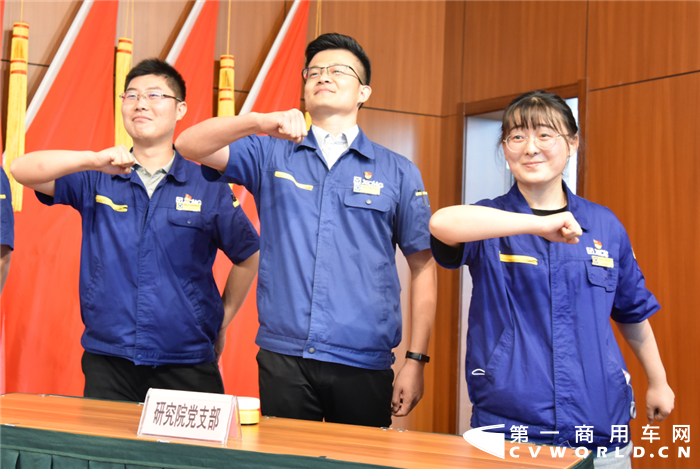 徐工12.png