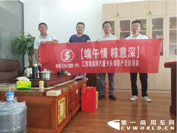 晨练晚课，站姿飒爽。精神饱满，壮志豪情。服从命令，认真学习。磨砺心志，夯实基础。蓄势赋能，再创新高。